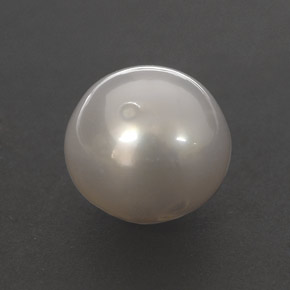 8.42 ct Cream Pearl Gemstone, Pearl Gem in Spherical Shape for Sale.