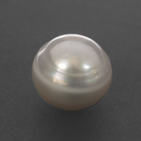 8.41 ct Cream Pearl Gemstone, Pearl Gem in Spherical Shape for Sale.
