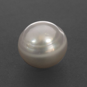 8.41 ct Cream Pearl Stone, Natural Pearl in Spherical Shape for Sale