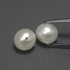 2.96 ct Cream Pearl Gemstone, Pearl Gem in Drilled Sphere Shape for Sale.