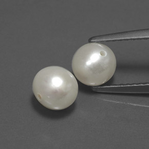 2.68 ct Cream Pearl Gemstone, Pearl Gem in Drilled Sphere Shape for Sale.