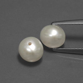2.63 ct Cream Pearl Gemstone, Pearl Gem in Drilled Sphere Shape for Sale.
