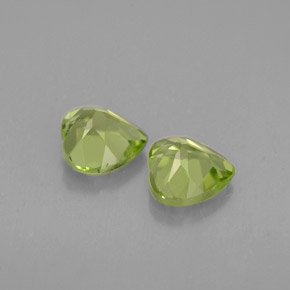 Peridot Gemstone in 5 x 5 mm (calibrated) Size for Sale, Peridot Stone in Lively Green Color