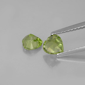 Peridot Gemstone in 5 x 5 mm (calibrated) Size for Sale, Peridot Stone in Lively Green Color