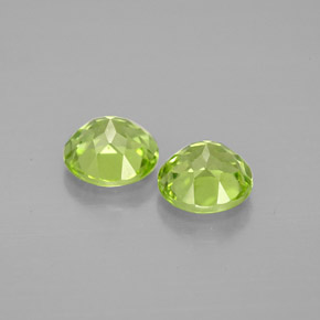 Peridot Gemstone in 5.6 mm Size for Sale, Peridot Stone in Lively Green Color