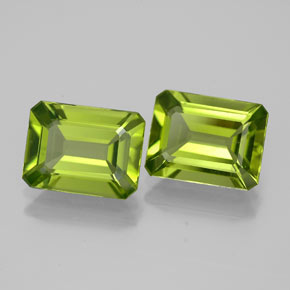 4.39 ct Green Peridot Gemstone, Peridot Gem in Octagon Facet Shape for Sale.