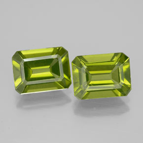 4.45 ct Green Peridot Gemstone, Peridot Gem in Octagon Facet Shape for Sale.