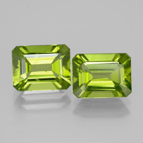 4.94 ct Green Peridot Gemstone, Peridot Gem in Octagon Facet Shape for Sale.