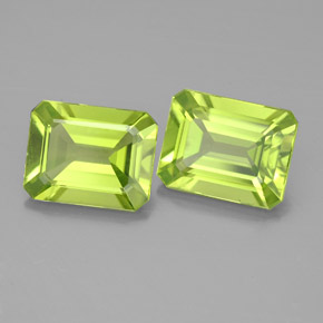 4.52 ct Green Peridot Gemstone, Peridot Gem in Octagon Facet Shape for Sale.