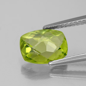 Peridot Gemstone in 9.2 x 7.1 mm Size for Sale, Peridot Stone in Lively Green Color
