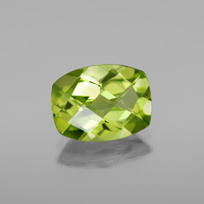 Lively Green Peridot Gem - 2.5ct Cushion Checkerboard (ID: 334360)