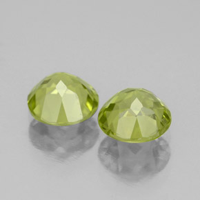 Peridot Gemstone in 6 mm (calibrated) Size for Sale, Peridot Stone in Lively Green Color