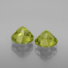 Peridot Gemstone in 6 mm (calibrated) Size for Sale, Peridot Stone in Lively Green Color