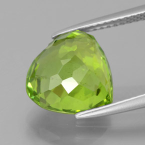 Peridot Gemstone in 11.4 x 10.5 mm Size for Sale, Peridot Stone in Medium-Light Green Color