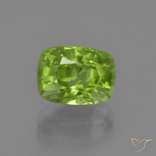 2,38 ct Peridot im Kissenschliff, 8,9 x 6,6 mm aus Myanmar, Photo A