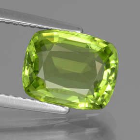 Medium Green Хризолит Камень - 2.6ct Огранка Подушечка (ID: 437917)