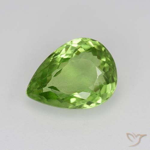 2,81 ct Peridot im Birnenschliff, 10,5 x 7,8 mm aus Myanmar, Photo A
