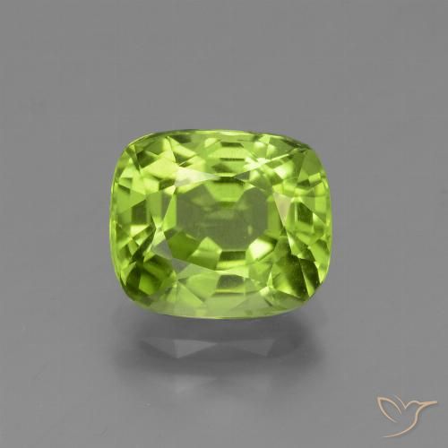 2,57 ct Peridot im Kissenschliff, 8,6 x 7,3 mm aus Myanmar, Photo A
