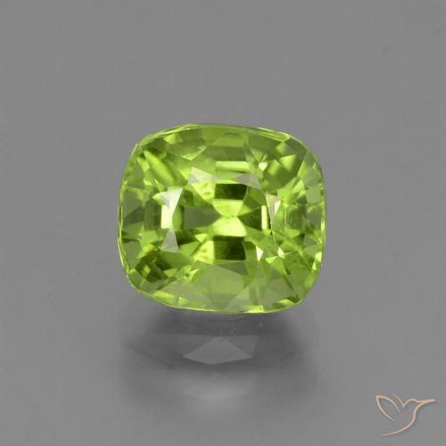 2,64 ct Peridot im Kissenschliff, 8,1 x 7,3 mm aus Myanmar, Photo A