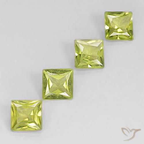 Verde medio Peridoto Gema - 0.7ct Corte Princesa (ID: 473769)