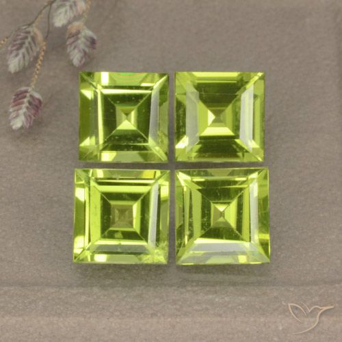4.33ctw Natural Medium Green Peridot, Square, VVS-VS