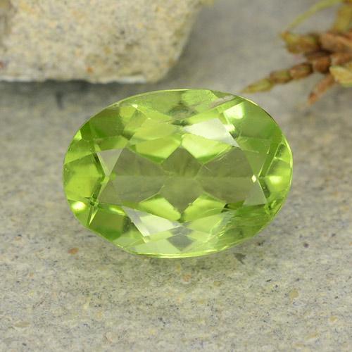 Medium Green Хризолит Камень - 1.3ct Фасетный Овал (ID: 484224)