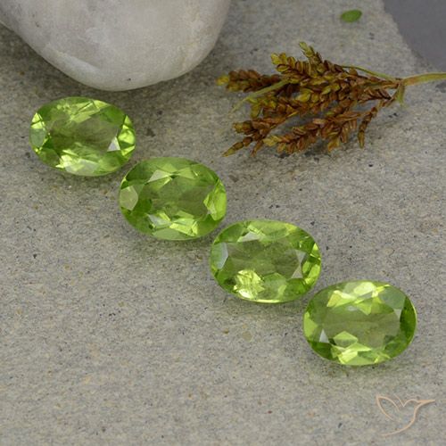 4.95ctw Natural Lively Green Peridot, Oval, VS