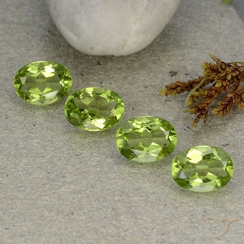 5.34ctw Natural Lively Green Peridot, Oval, VS