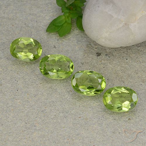 4.4 ct Oval Cut Peridot, 7.8 x 5.5 mm From China, Photo A
