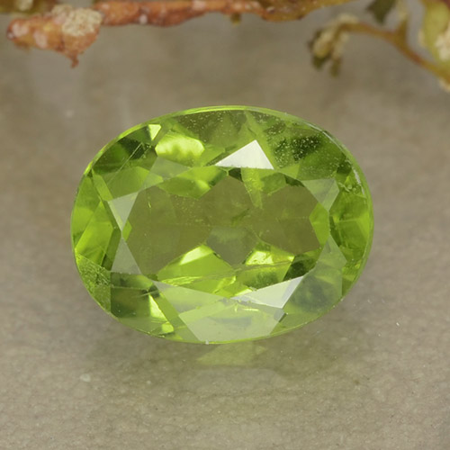 Желтовато-зеленый Хризолит Камень - 1.3ct Фасетный Овал (ID: 484299)
