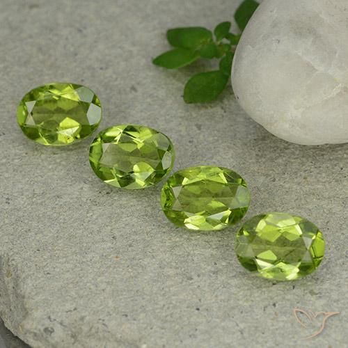 4.90ctw Natural Lively Green Peridot, Oval, VS