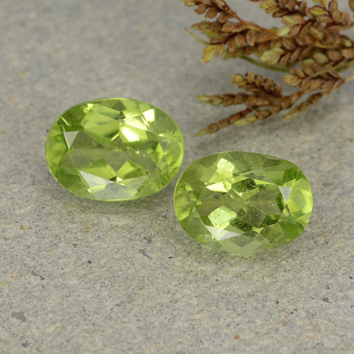 1.3ct Oval Facet Lively Green Peridot Gem for sale 1.3ct Oval Facet Lively Green Peridot Gem (ID: 484410)