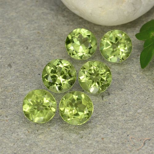 2.87 ctw Green Peridot Gemstones, Peridot Gems in Round Facet Shape for Sale.