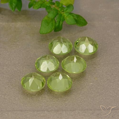Peridot Gemstones in 5 mm (calibrated) Size for Sale, Peridot Stones in Medium Green Color