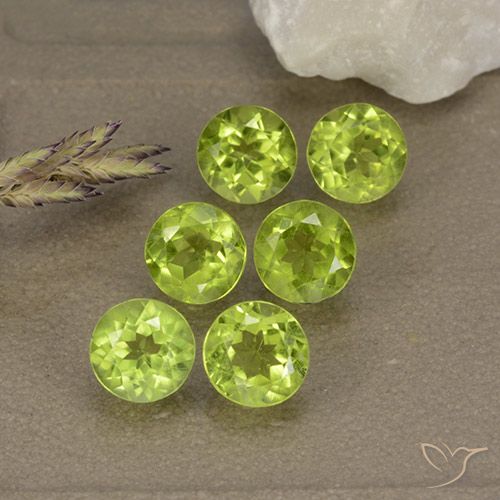 3.15ctw Natural Yellowish Green Peridot, Round, VVS-VS