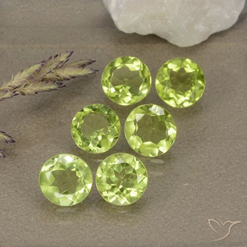 2.82ctw Natural Yellowish Green Peridot, Round, VVS-VS