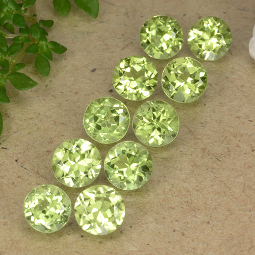 Verde vivo claro Peridoto Gema - 0.5ct Faceta Redonda (ID: 489371)