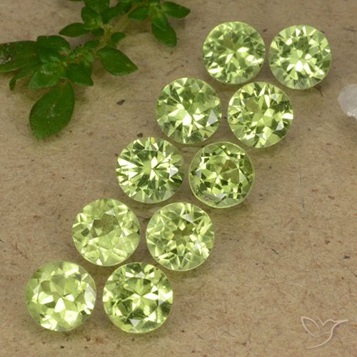 4.19ctw Natural Light Lively Green Peridot, Round, VVS-VS