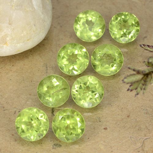 4.34ctw Natural Medium Green Peridot, Round, VVS-VS