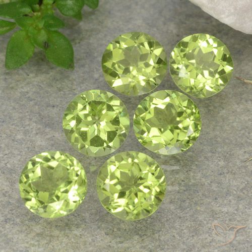 2.44ctw Natural Light Green Peridot, Round, VVS-VS