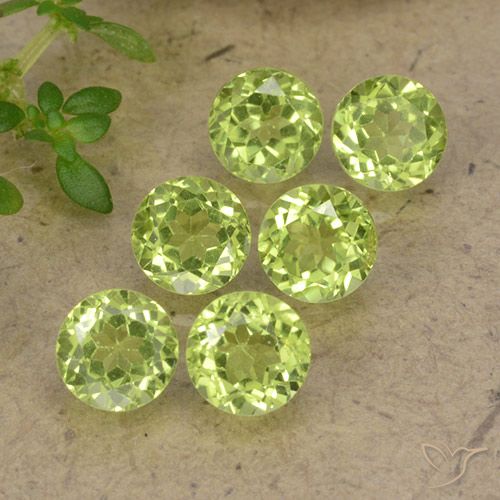 2.79ctw Natural Light Lively Green Peridot, Round, VVS-VS