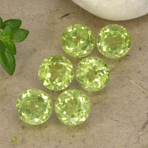 2.73ctw Natural Light Green Peridot, Round, VVS-VS