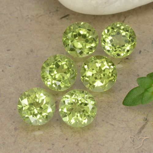 2.72ctw Natural Light Green Peridot, Round, VVS-VS