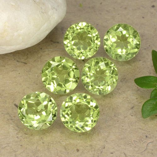 2.61ctw Natural Light Green Peridot, Round, VVS-VS