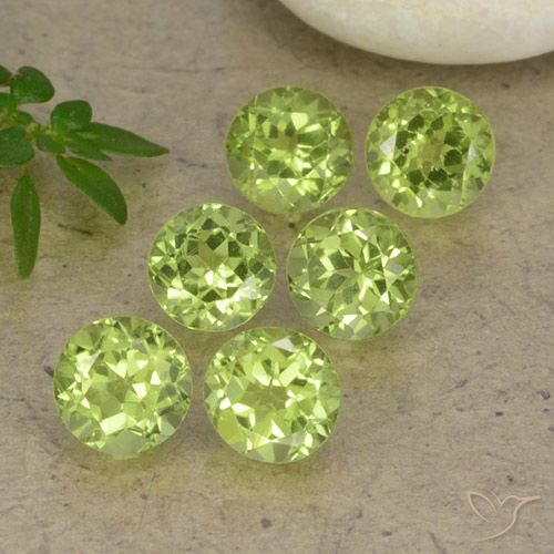 2.67ctw Natural Light Lively Green Peridot, Round, VVS-VS