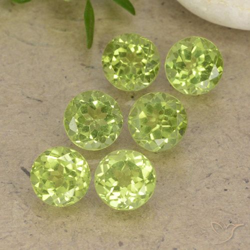 2.64ctw Natural Light Green Peridot, Round, VVS-VS
