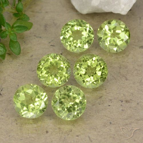 2.66ctw Natural Light Green Peridot, Round, VVS-VS