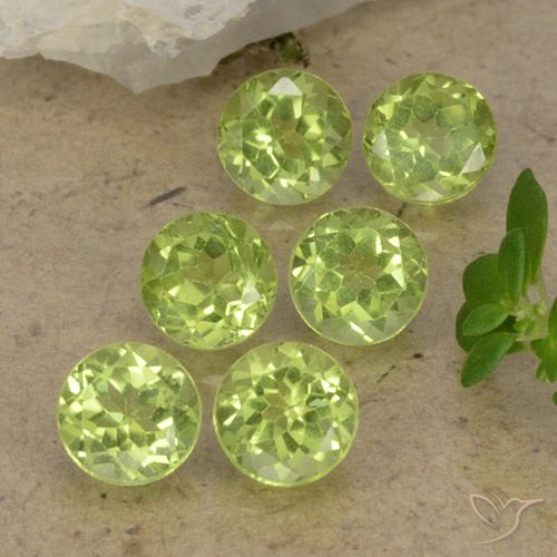 2.68ctw Natural Light Lively Green Peridot, Round, VVS-VS