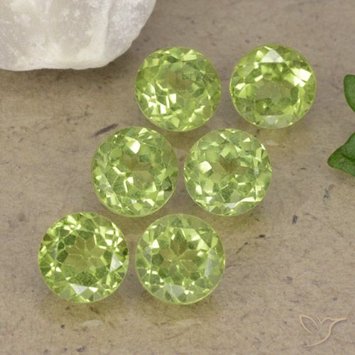2.81ctw Natural Light Lively Green Peridot, Round, VVS-VS