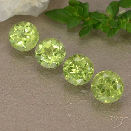 1.75ctw Natural Light Green Peridot, Round, VVS-VS